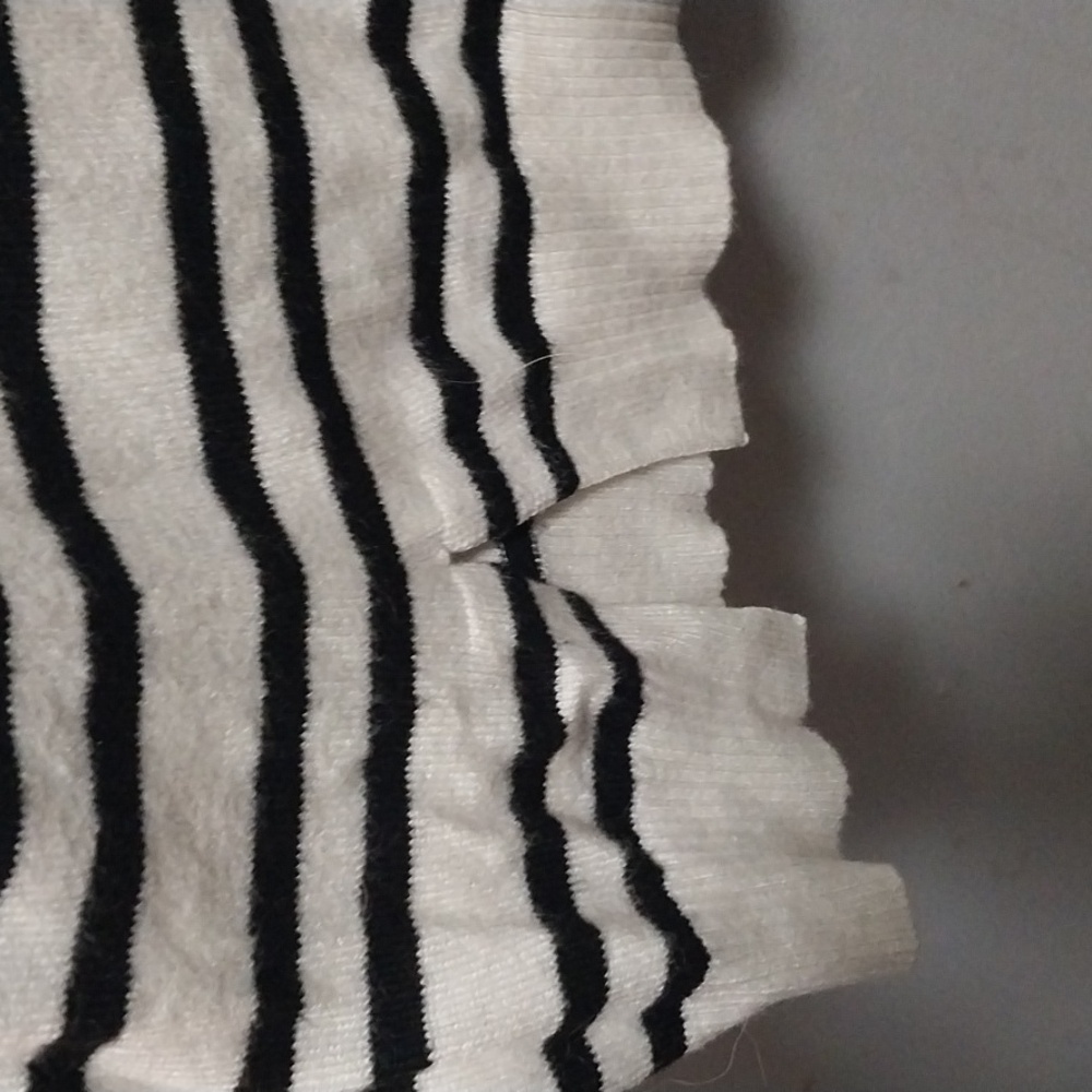 Market & Spruce Black and White Crewneck Sweater With Elbow Patches PXL - Picture 6 of 7